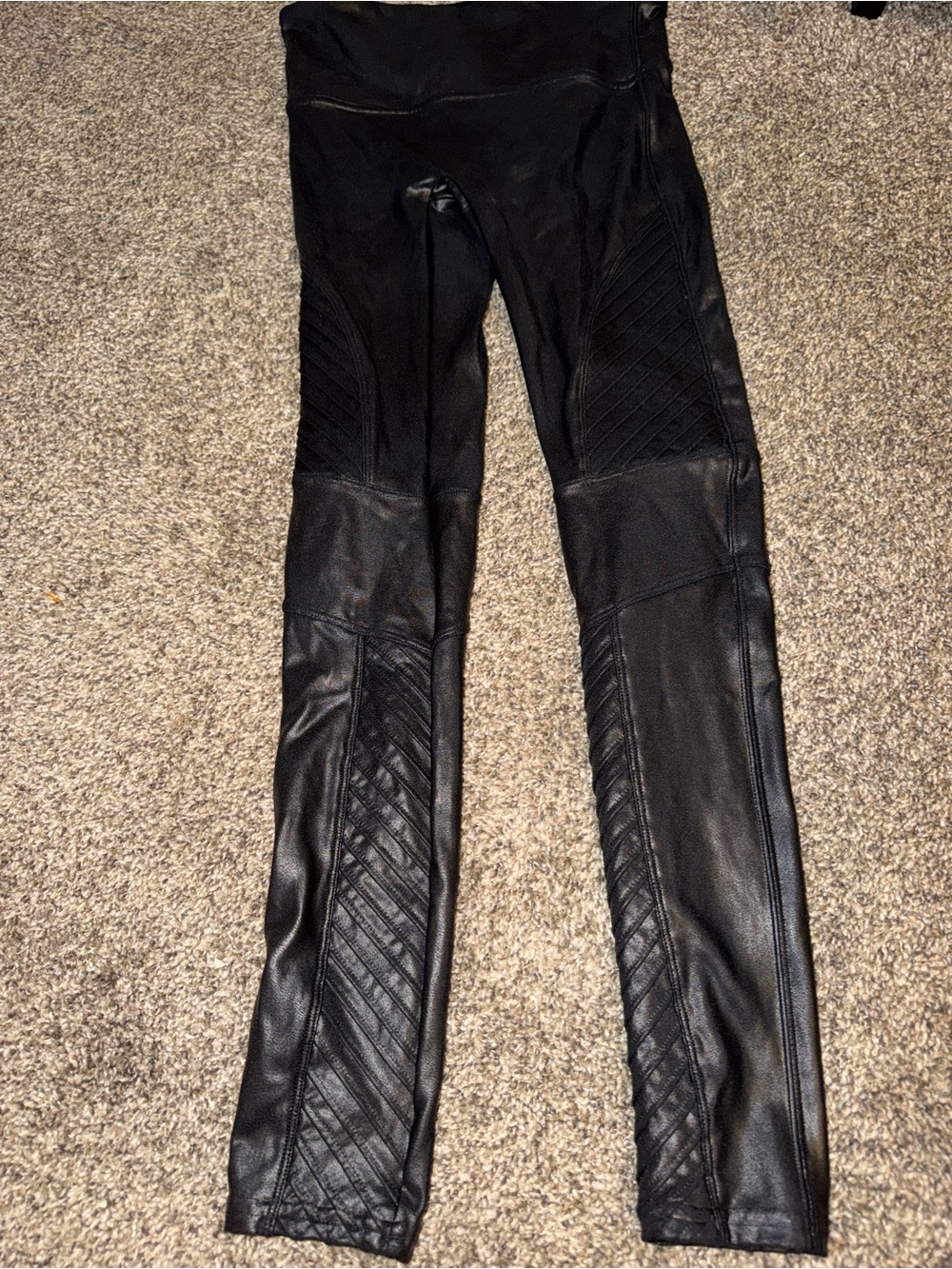Spanx Faux Vegan Leather Very Black Ribbed Pleated Moto Leggings Small petite
